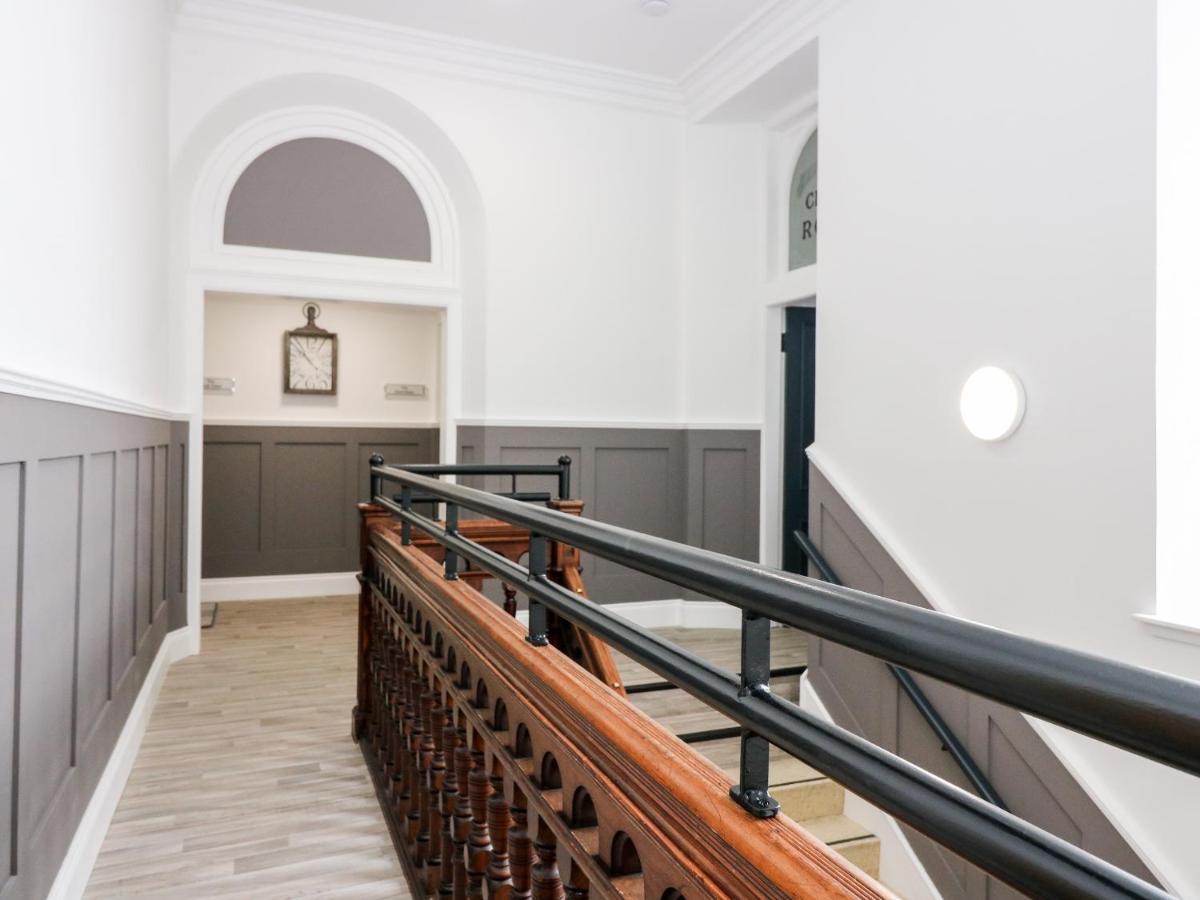 The Court Room At The Institute Executive Apartments Keith Eksteriør bilde